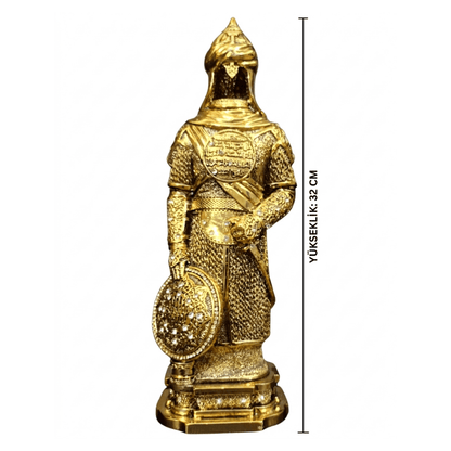 Selahattin Eyyübî Zırhı Biblo – İhlas Suresi & Kelime-i Tevhit Detaylı | 32 cm, biblo, at figürü, 32 cm – yakın plan detay – Nakkaş Payidar
