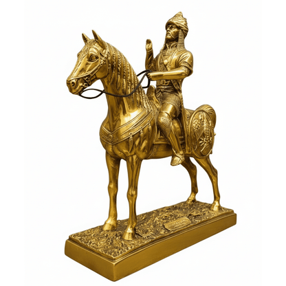 Sultan Alparslan'ın At Üstünde İhtişamlı Duruşu – Dekoratif Tarihi Heykel | Altın, Gümüş & Bakır | 30 x 25 cm, altın kaplama, gümüş kaplama, bakır, sultan figürü, heykel, at figürü, dekoratif, 30 x 25 cm – arka görünüm – Nakkaş Payidar
