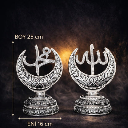 Hilal İçinde Allah & Muhammed Yazılı Biblo – Gümüş Dekoratif Eser | 25 cm, gümüş kaplama, biblo, at figürü, dekoratif, 25 cm – yakın plan detay – Nakkaş Payidar