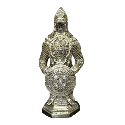 Fatih Sultan Mehmet Zırhı Biblo – Fetih Suresi & Kelime-i Tevhit Detaylı | 22 cm, sultan figürü, biblo, at figürü, 22 cm – arka görünüm – Nakkaş Payidar