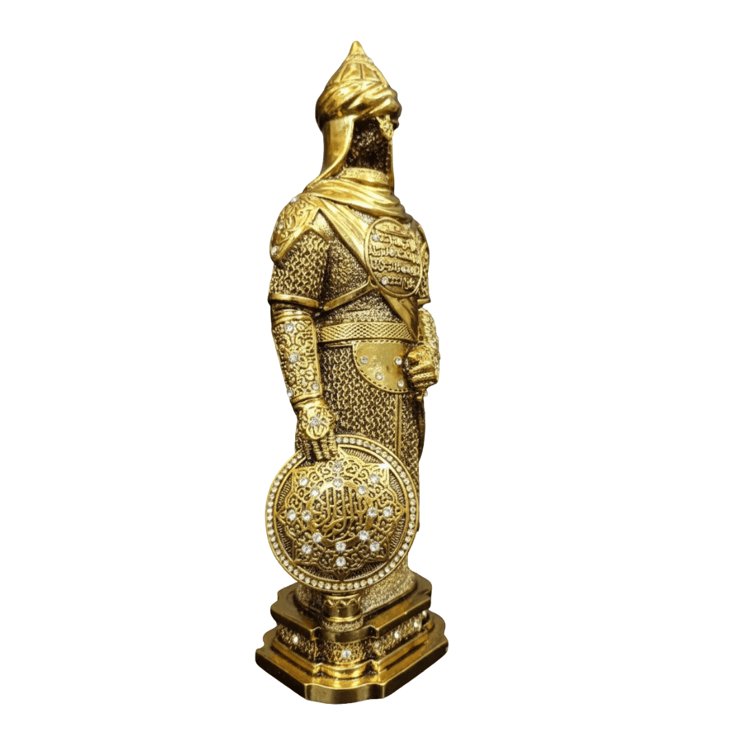 Selahattin Eyyübî Zırhı Biblo – İhlas Suresi & Kelime-i Tevhit Detaylı | 32 cm, biblo, at figürü, 32 cm – farklı renk/versiyon – Nakkaş Payidar