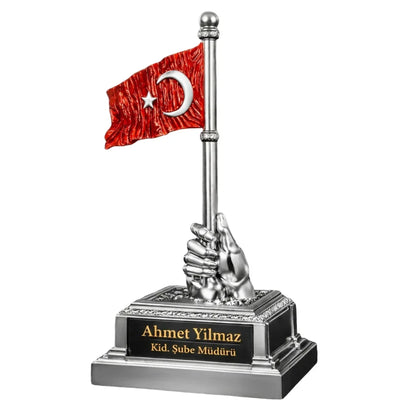 İsimli Türk Bayrağını Gururla Dalgalandıran Dekoratif Sağ El | 28 x 12 cm, at figürü, dekoratif, 28 x 12 cm – taban detayı – Nakkaş Payidar