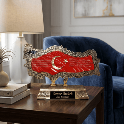 İsimli Kabartmalı Türkiye Haritası Üzerinde Türk Bayrağı ve İstiklal Marşı Detaylı | 18 x 30 cm, taş, harita, 18 x 30 cm – kullanım görseli – Nakkaş Payidar