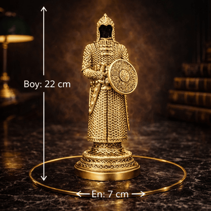 Altın Zırh Şövalye Biblo – Dekoratif Figür | 30 cm, altın kaplama, biblo, at figürü, figür, dekoratif, 30 cm – yakın plan detay – Nakkaş Payidar