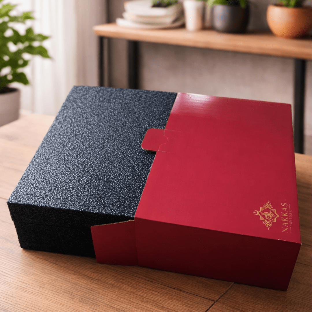 İsimli Türk Bayrağını Gururla Dalgalandıran Dekoratif Sağ El | 28 x 12 cm, at figürü, dekoratif, 28 x 12 cm – kullanım görseli – Nakkaş Payidar